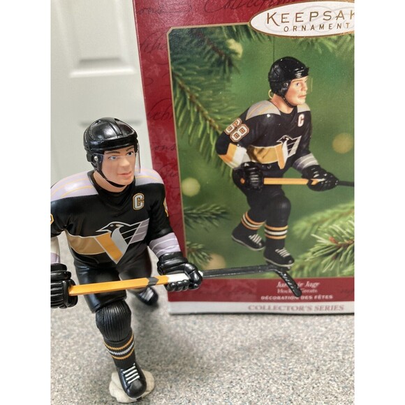 Hockey  2001 Hallmark Keepsake Ornament JAROMIR JAGR Pittsburgh Penguins Hockey - Picture 7 of 16